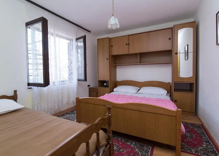 Fidelis Apartament *